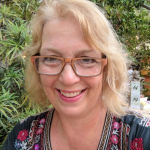 Meet your Posher, Elizabeth